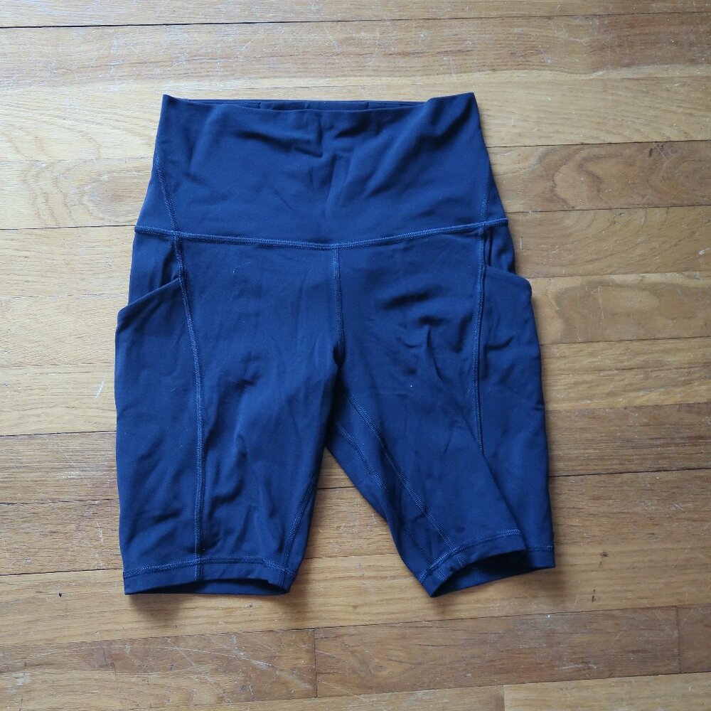 Lululemon Align Shorts 8 inch Size 4 in color True Navy